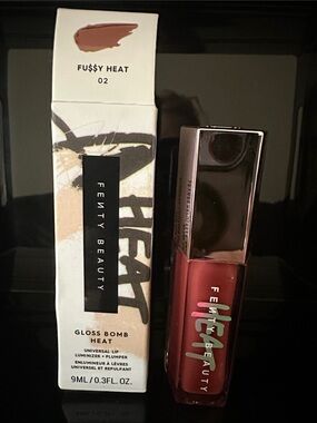 Fenty Beauty Gloss Bomb Heat - Fussy Heat 02 Warm Mauve